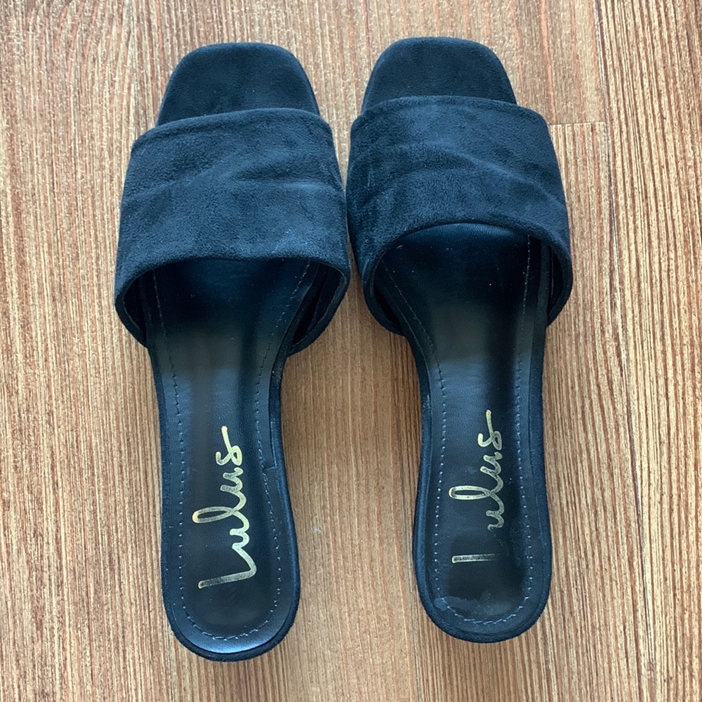 Lulu’s Black Suede Heels